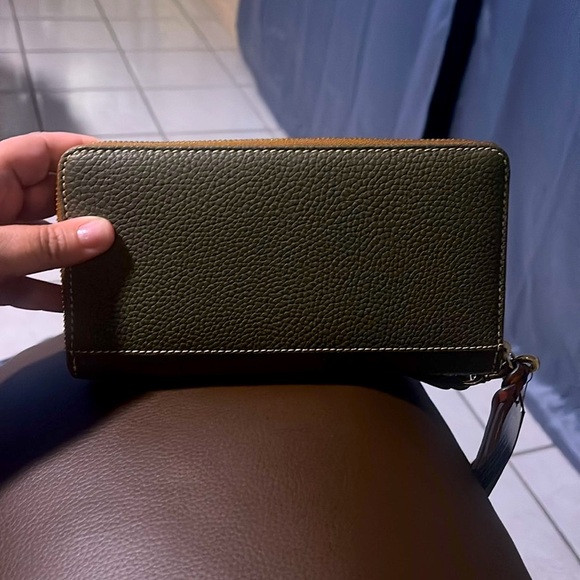 Dooney & Bourke Olive Green Wristlet Wallet - Picture 2 of 8